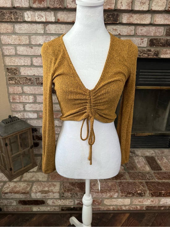 Altar'd State Tops - Altar’d State Ruched V-Neck Long Sleeve Crop Top